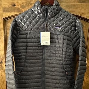 NWT PATAGONIA WOMENS ALPLIGHT DOWN JACKET WOMENS LARGE $299 RETAIL